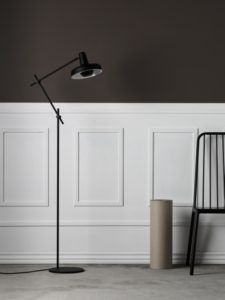 lampa podłogowa do biura