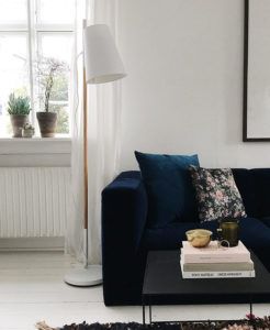 https://ardant.pl/lampa-podlogowa-z-bialym-abazurem-w-stylu-scandi-hideout-frandsen/