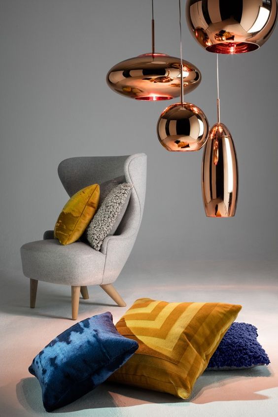 Inspiracje z lampami miedzianymi w salonie