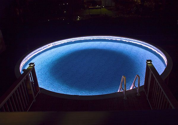 oświetlenie małego, okrągłego basenu
