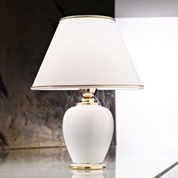 klasyczna lampa stołowa, kremowa ceramika