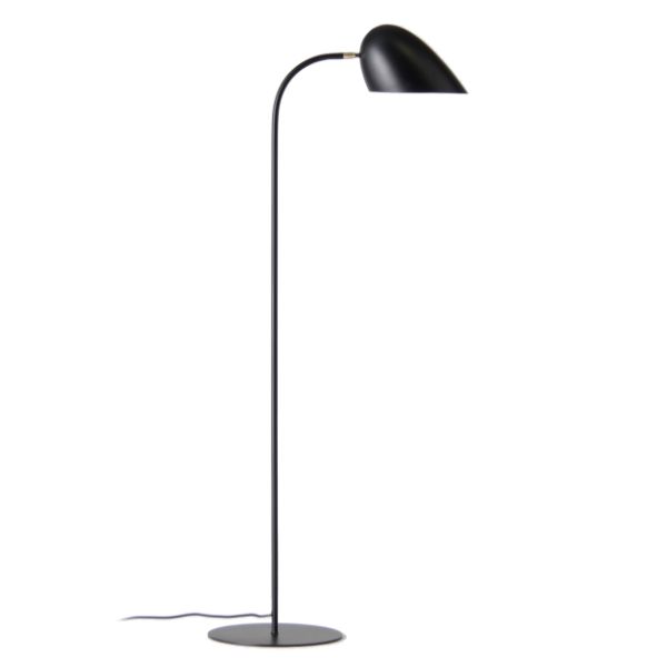prosta lampa podłogowa na cienkiej podstawie, czarny mat, styl modern mid century