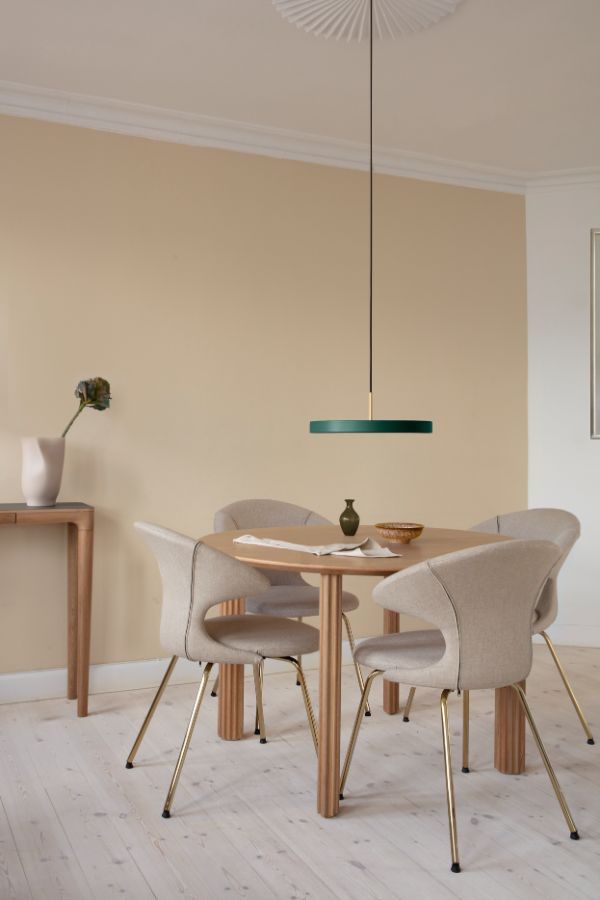 Zielona lampa wisząca nad stół z płaskim kloszem