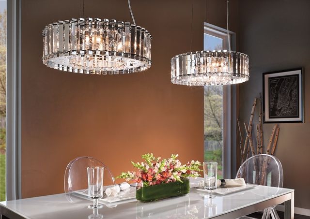 lampa wisząca glamour nad stół w salonie, kryształy - aranżacja