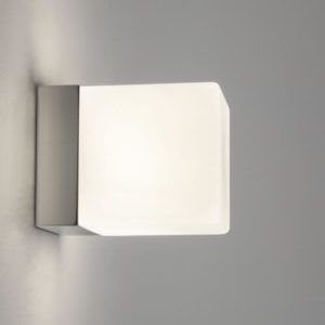 Minimalistyczny kinkiet Cube - Astro Lighting - srebrny, mleczny klosz