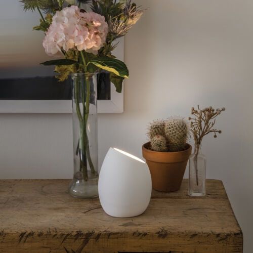gipsowa lampa stołowa biała z możliwością pomalowania, oryginalna, skandynawska forma - aranżacja