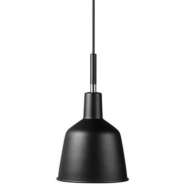 czarna lampa wisząca z metalu, styl skandynawski, regulowana długość