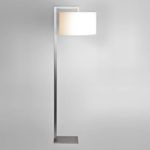 srebrna lampa podłogowa w prostej, nowoczesnej formie, designerska, jasny abażur
