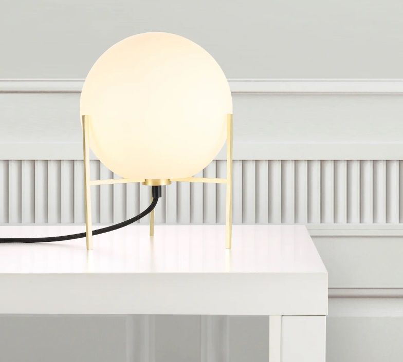Złota lampa stołowa Alton - designerska
