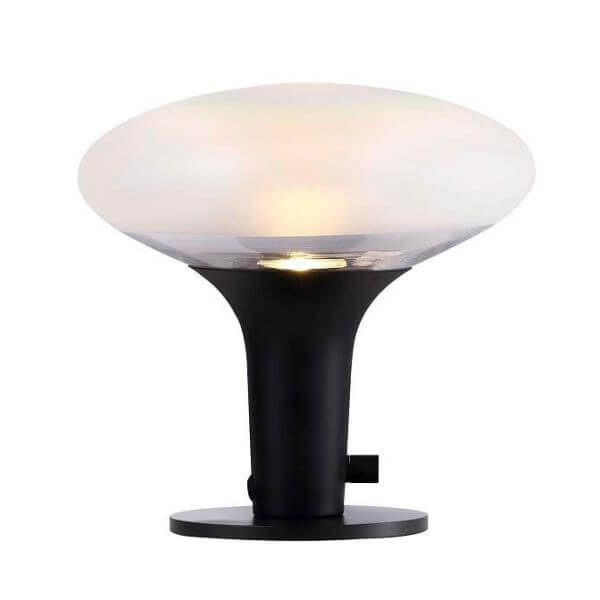 nowoczesna, minimalistyczna lampa stołowa z kloszem z mlecznego szkła