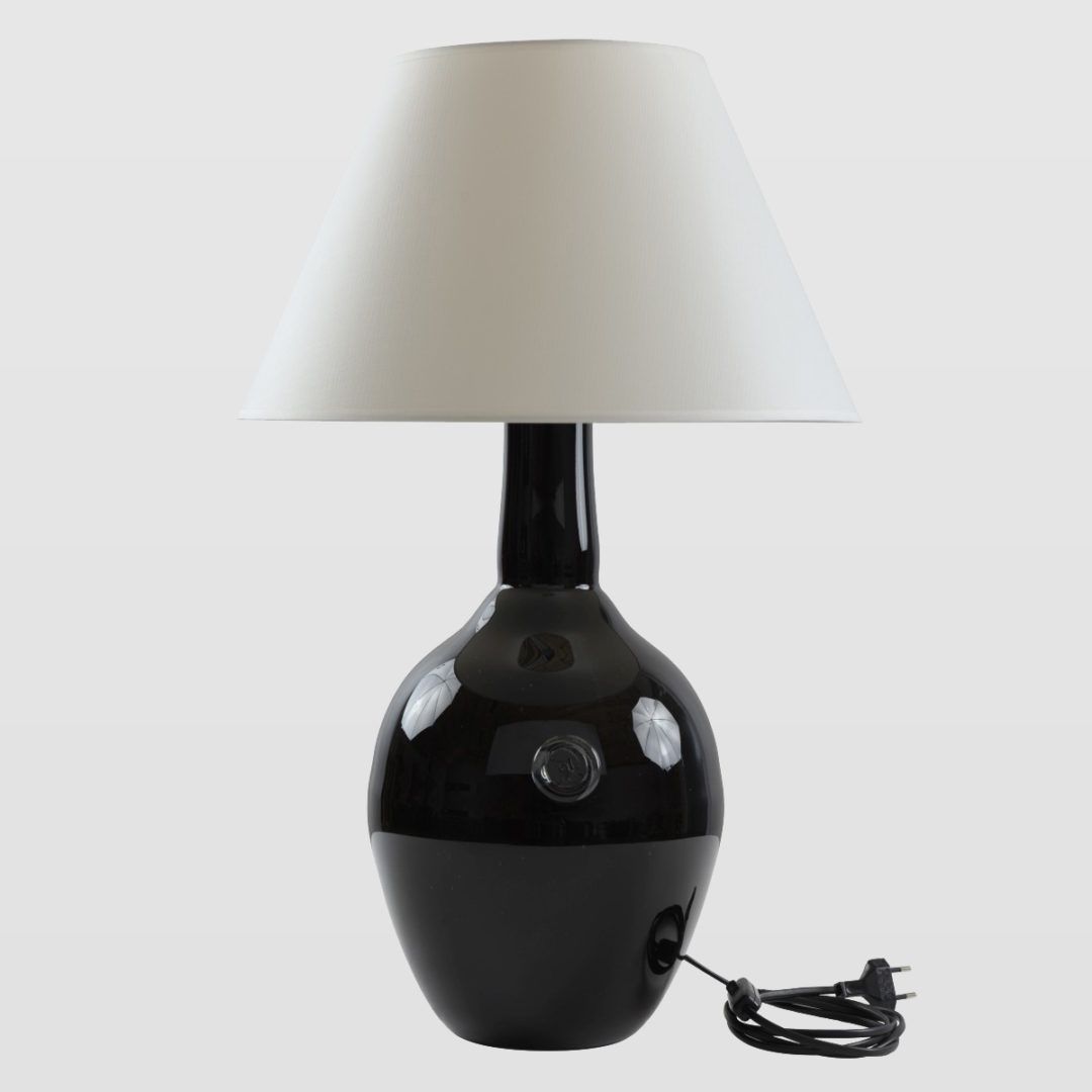 szklana lampa stołowa, czarna baza bialy klosz, styl nowoczesny, produkt polski