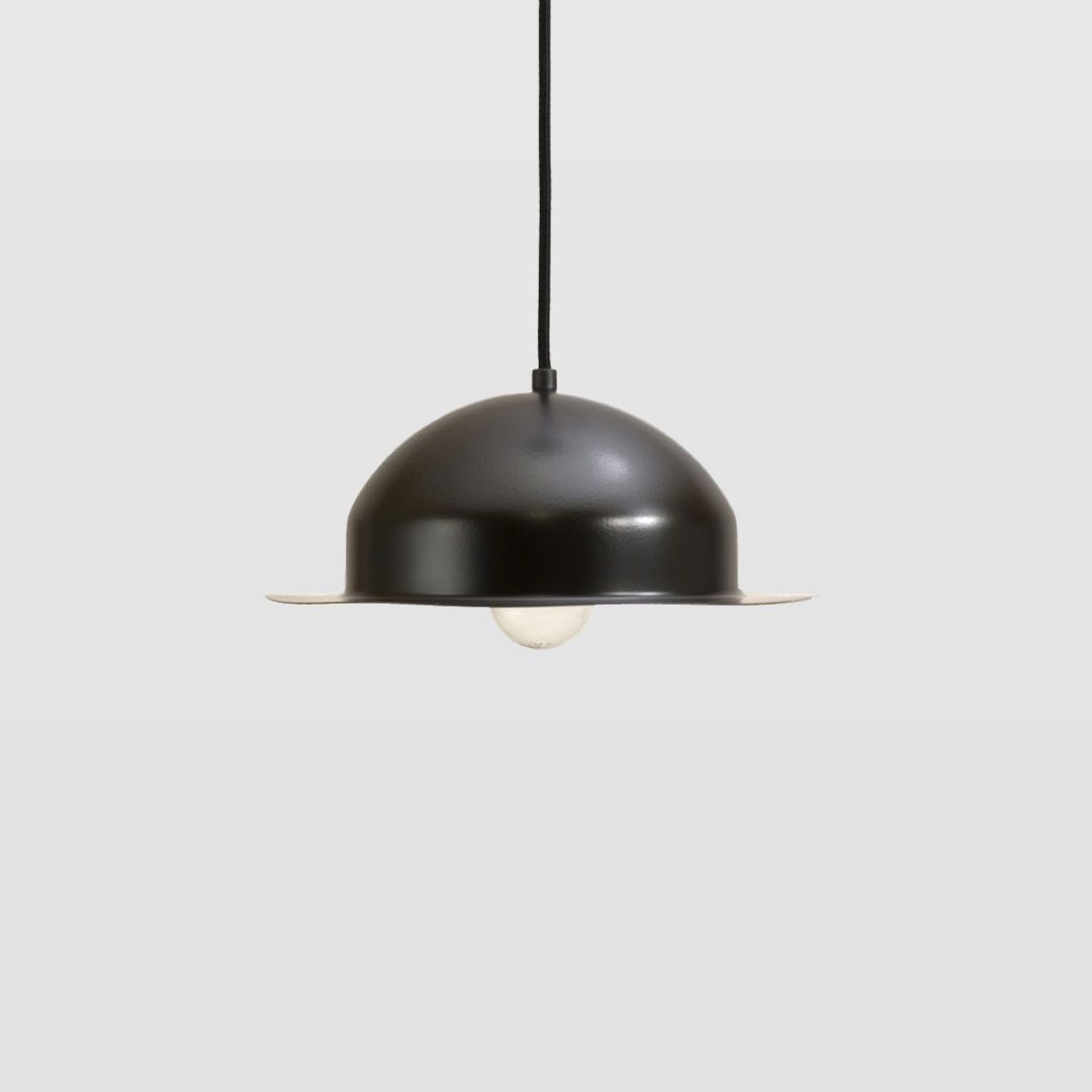 lampa wisząca w kształcie melonika, czarna, metalowa