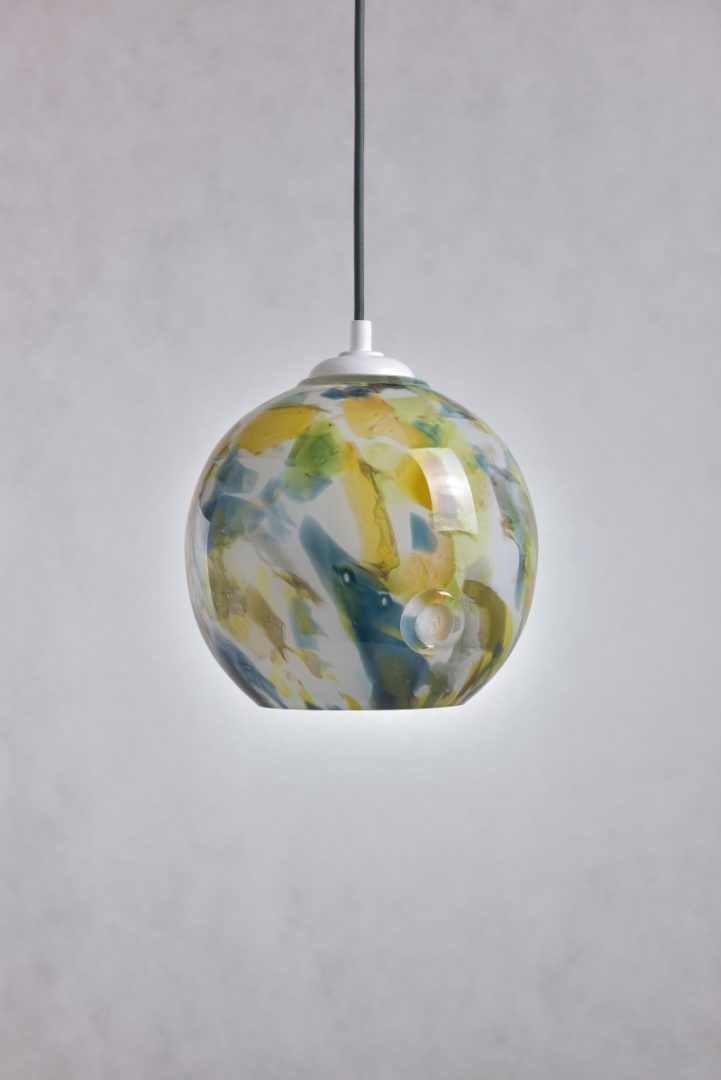 lampa wisząca z kolorowego szkła, okrągła, ręcznie formowana