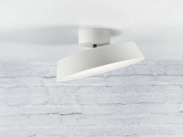 regulowana lampa sufitowa, biały klosz z dyfuzorem rozpraszającym światło