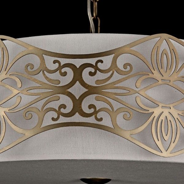 biała lampa wisząca, modern classic, ozdobiona złotymi detalami