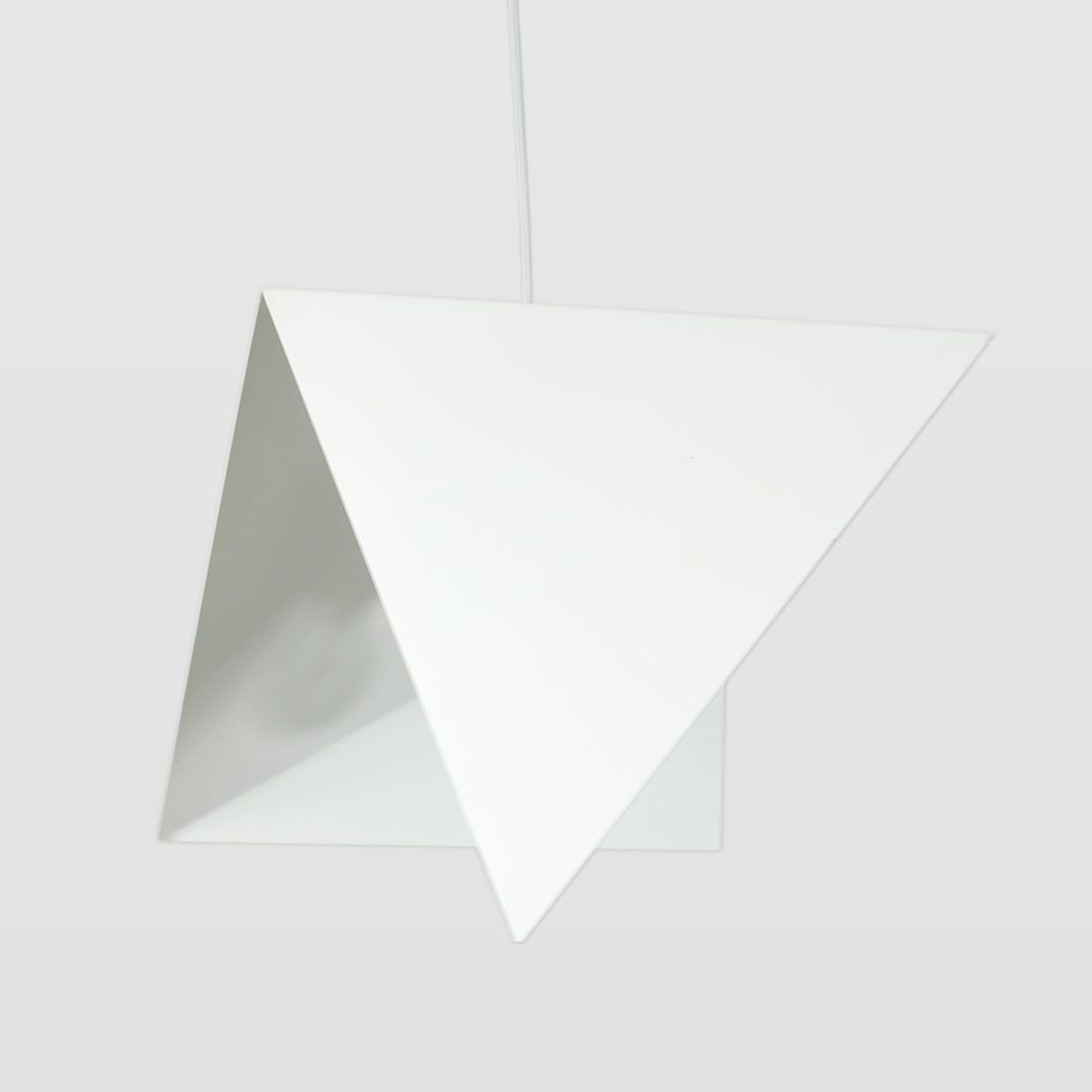 metalowa lampa wisząca, biała, geometryczna