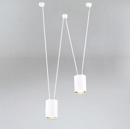 lampa z białymi kablami