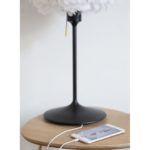 czarna lampa stołowa z portem USB