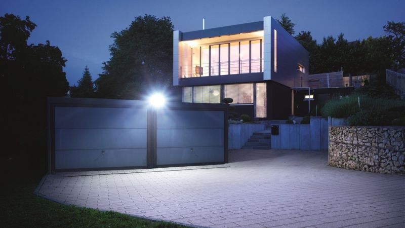 Naświetlacz z czujnikiem ruchu i zmierzchu XLED home 2 - LED na elewację domu - 1