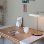 Lampa nowoczesna LED na biurko - Asteria biała
