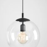 Szklana czarna lampa wisząca Globe - bezbarwna