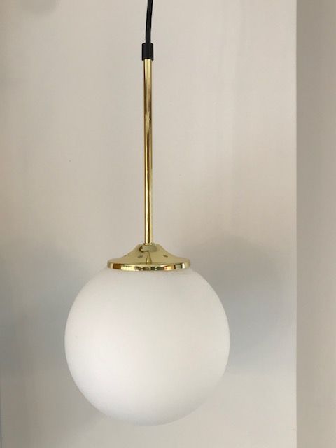lampa z kloszem kulą złota