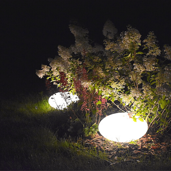 lampy kule ogrodowe do oświetlenia krzewów