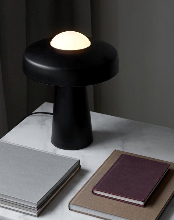 lampa stołowa futurystyczna do salonu
