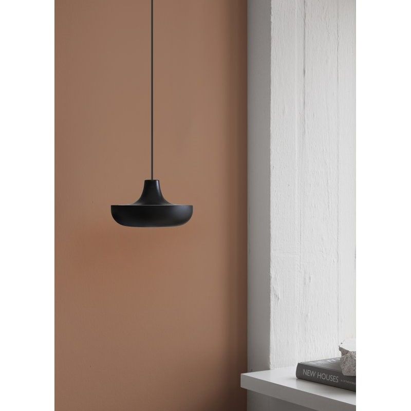 nowoczesna czarna lamp wisząca do salonu