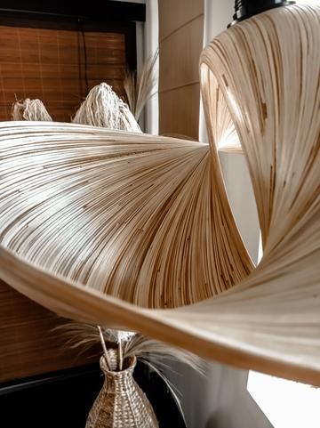 bambusowa lampa wisząca do salonu