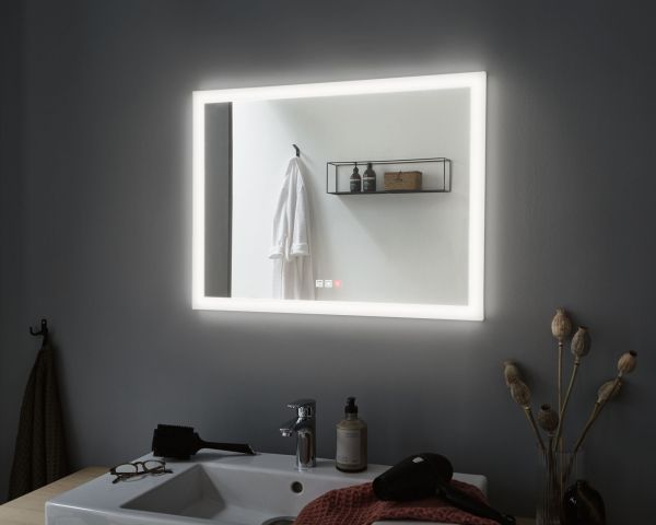 duże lustro łazienkowe z podświetleniem