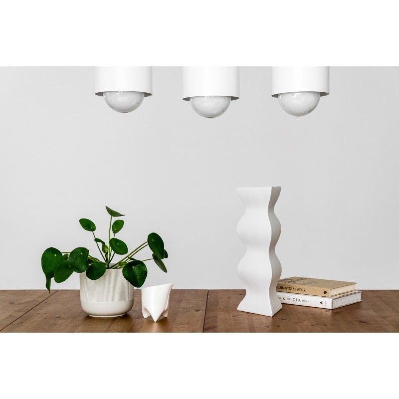 biała nowoczesna lampa nad stół