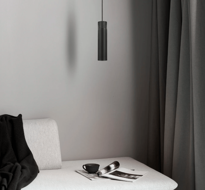 Czarna lampa wisząca Tilo - tuba nad stolik