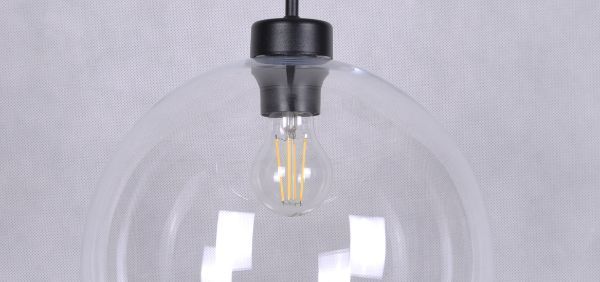 lampa ze szklanym kloszem