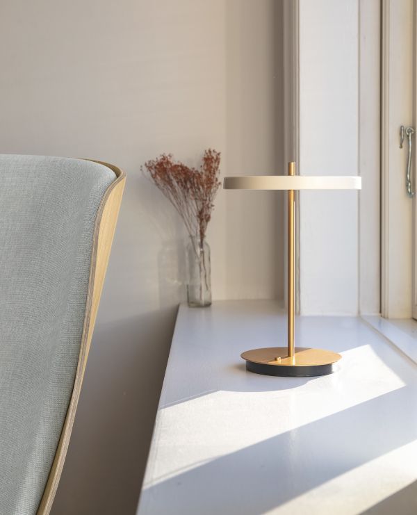 Perłowo biała lampa stołowa bez kabla