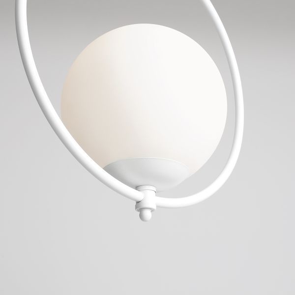 lampa wisząca biała z białym okręgiem