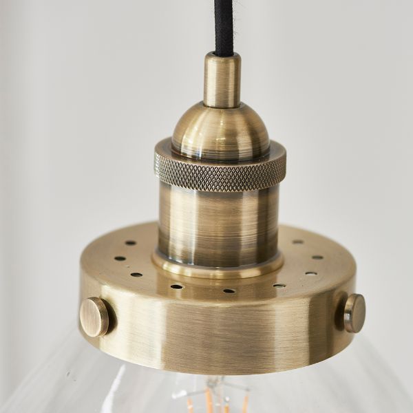 złota lampa w stylu industrialnym