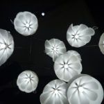 dekoracyjne białe lampy z pergaminu