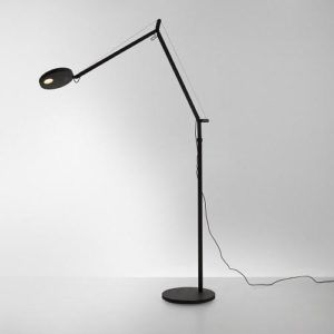 Czarna lampa podłogowa LED Demetra - regulowana