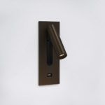 brązowy kinkiet z portem USB