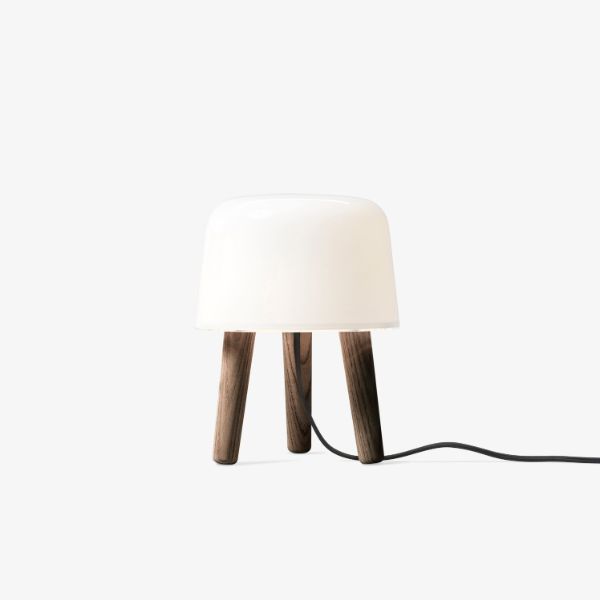 lampa stołowa tripod z białym kloszem