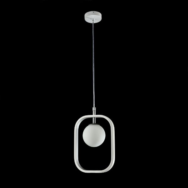 nowoczesna lampa wisząca ze szklaną kulą