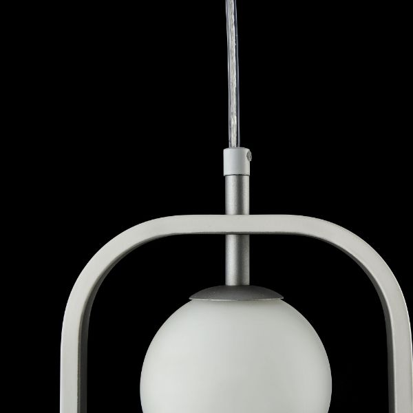 lampa wisząca kula w białej ramce