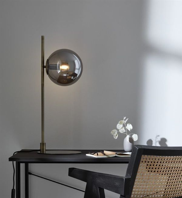 Lampa stołowa z lustrzanym dymionym kloszem
