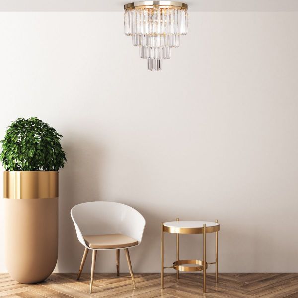 Lampa sufitowa w stylu glamour nad stolikiem