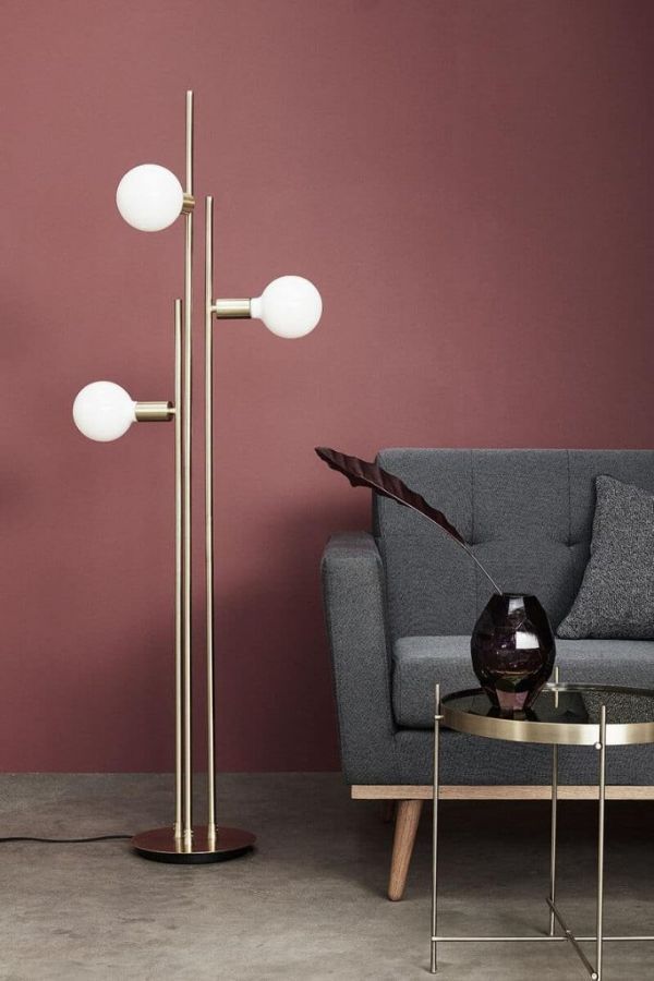 Elegancka lampa podłogowa do nowoczesnego wnętrza