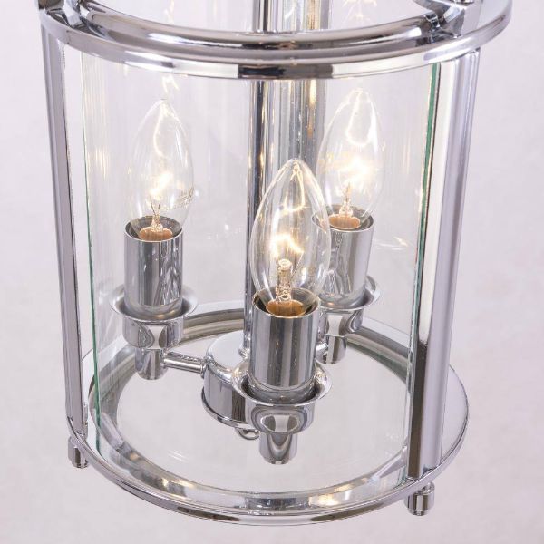 Lampa ze srebrnymi oprawkami świecznikowymi