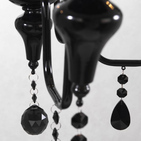 Lampa z dekoracyjnymi czarnymi kryształami