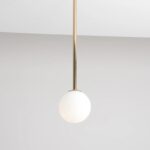 Lampa sufitowa złota Pinne M 67 cm - szklana kula