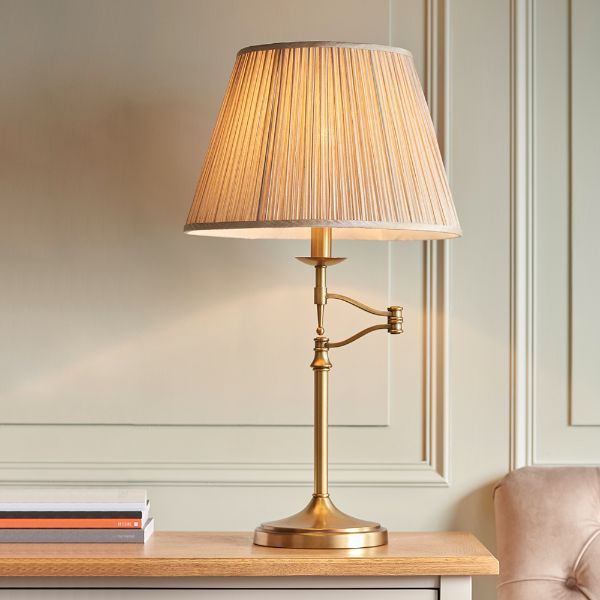 Lampa stołowa w stylu klasycznym z regulowanym ramieniem